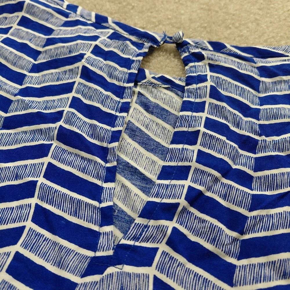 Stylus Blue White Geomtric Short Sleeve Blouse Keyhole Women's XL Coastal Beach - Picture 3 of 10